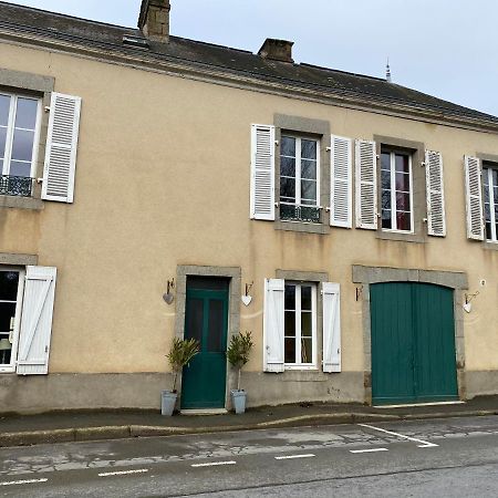 Le Bourgneuf-la-Foret Le Trianon Bed & Breakfast エクステリア 写真