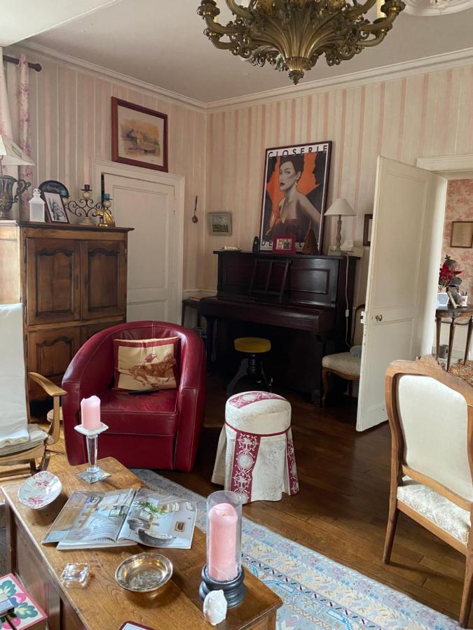 Le Bourgneuf-la-Foret Le Trianon Bed & Breakfast エクステリア 写真